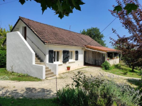 Maison de 2 chambres avec jardin clos et wifi a Marcillac Saint Quentin